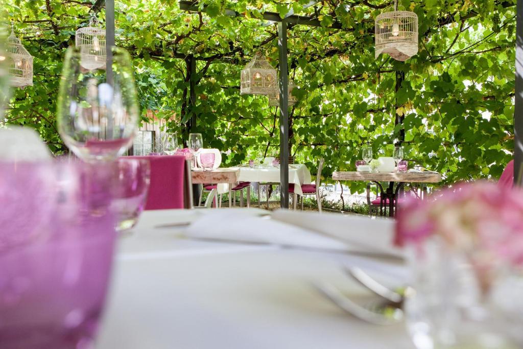 Hotel Rebe Herrliberg Екстериор снимка